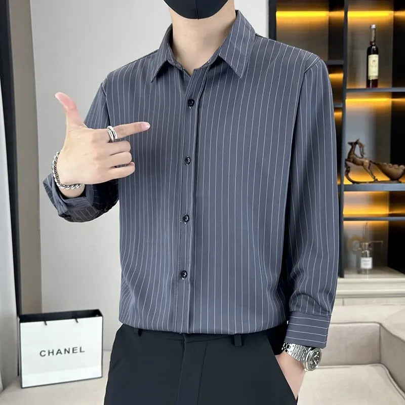 Camisa Social Listrada com Mangas 3/4